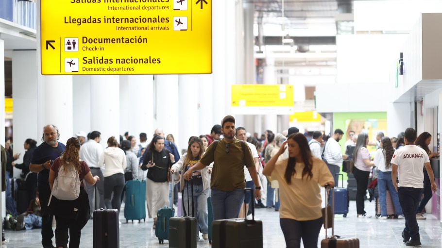 Travelers of the Guadalajara International Airport wait for their departure flights that remain delayed in Tlajomulco de Zuniga, Jalisco, on February 23, 2026.
