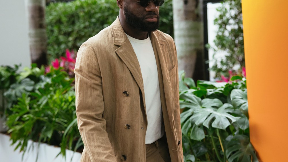 Frances Tiafoe sported an Hermès suit for his arrival at the Miami Open.