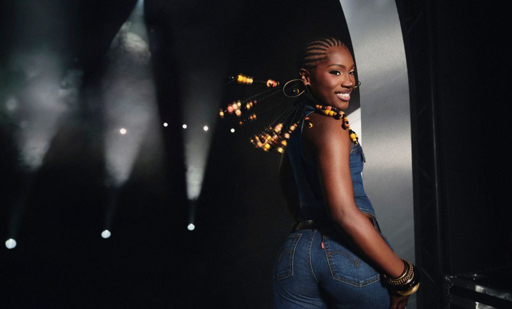 Levi Strauss Scores With Q1 Earnings