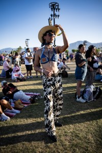 INDIO, CALIFORNIA - APRIL 18: (FOR EDITORIAL USE ONLY) (NOT TO BE LICENSED FOR ANY STANDALONE OR SPECIAL INTEREST BOOK PUBLISHING USE CONCERNING THE COACHELLA MUSIC FESTIVAL AND/OR STAGECOACH MUSIC FESTIVAL) Street Style at the 2026 Coachella Valley Music and Arts Festival - Weekend 2 on April 18, 2026 in Indio, California. (Photo by Timothy Norris/Getty Images for Coachella)