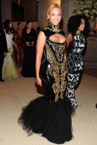 Beyonce attends the Metropolitan Museum of Art\'s 2011 Costume Institute Gala featuring the opening of the exhibit Alexander McQueen : Savage Beauty. Beyonce wear Emilio Pucci.