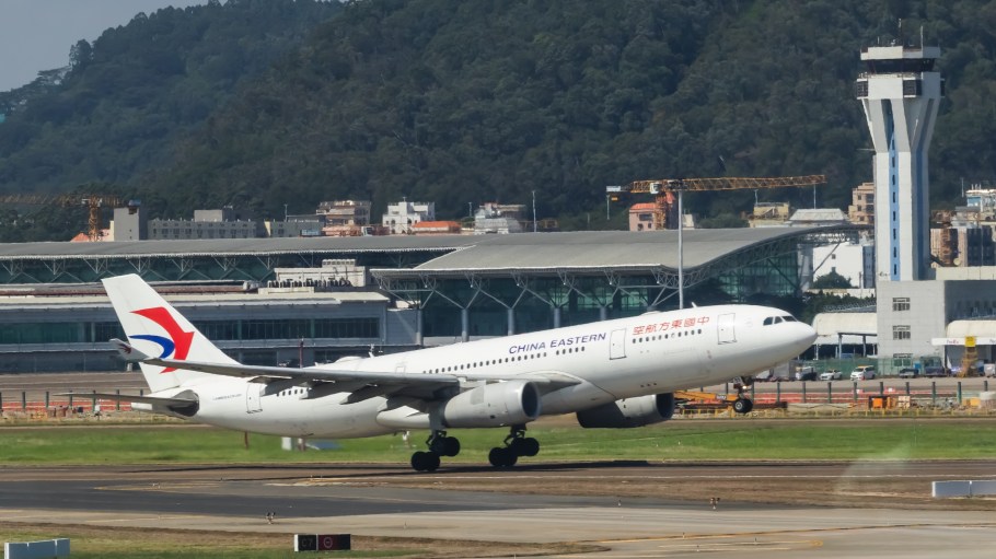 Europe-Asia and trans-Pacific corridors continued to underpin cargo growth while Gulf carriers struggled with restricted airspace and weaker connectivity.